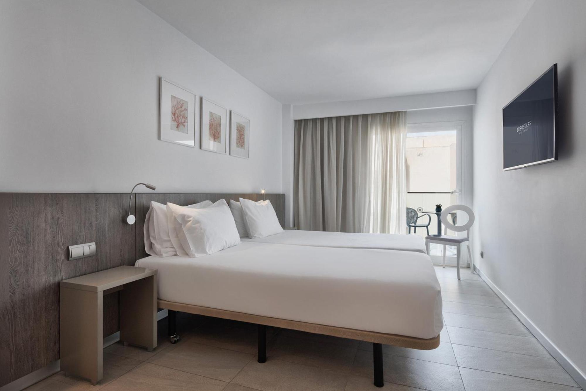 Hotel Eurostars Puerto De Ibiza Esterno foto