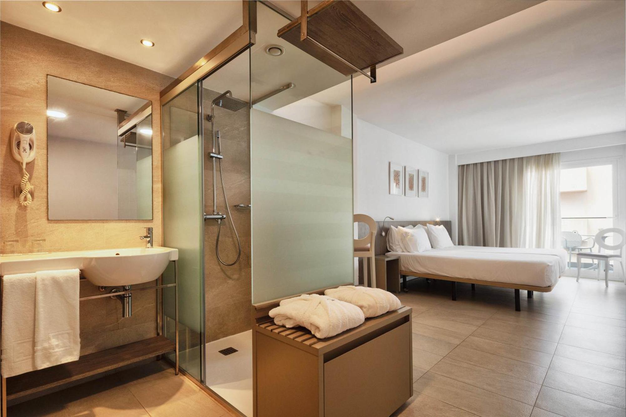 Hotel Eurostars Puerto De Ibiza Esterno foto