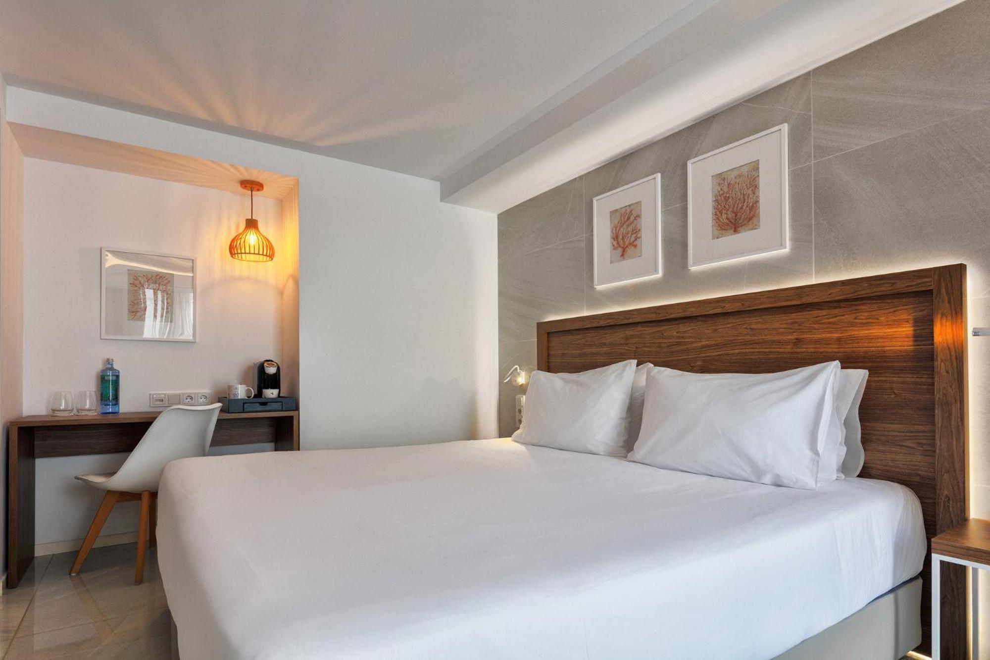 Hotel Eurostars Puerto De Ibiza Esterno foto